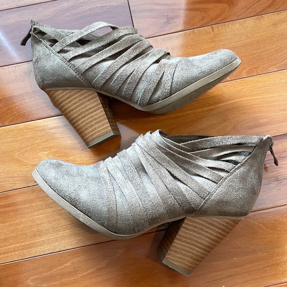 Booties - Picture 5 of 5